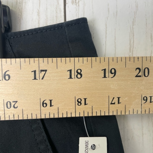 Amazon essentials Men's Black Cargo Pants - Picture 6 of 10